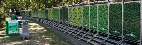Referencia de escala de las cabinas Natural Event